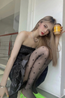 和朋友玩换娶妻当面做小说